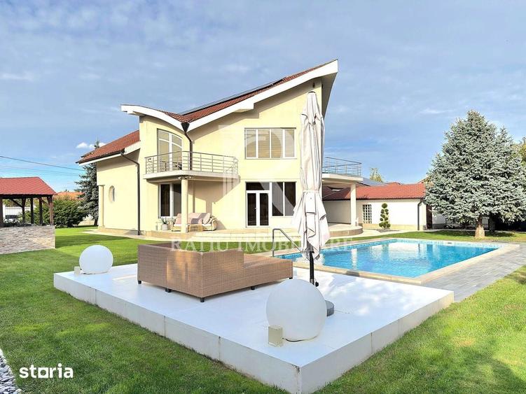 Casă cu 6 camere cu Teren 1178 Mp în Sânmartin