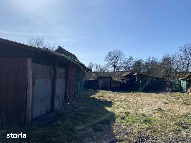 Casă cu 1 camere cu Teren 4400 Mp în Păsăreni