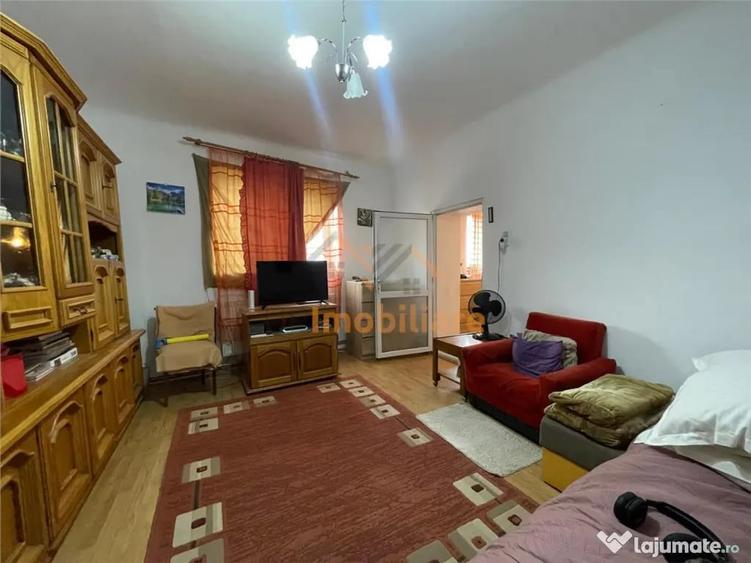 Casă cu 4 camere cu Teren 1439 Mp în Central