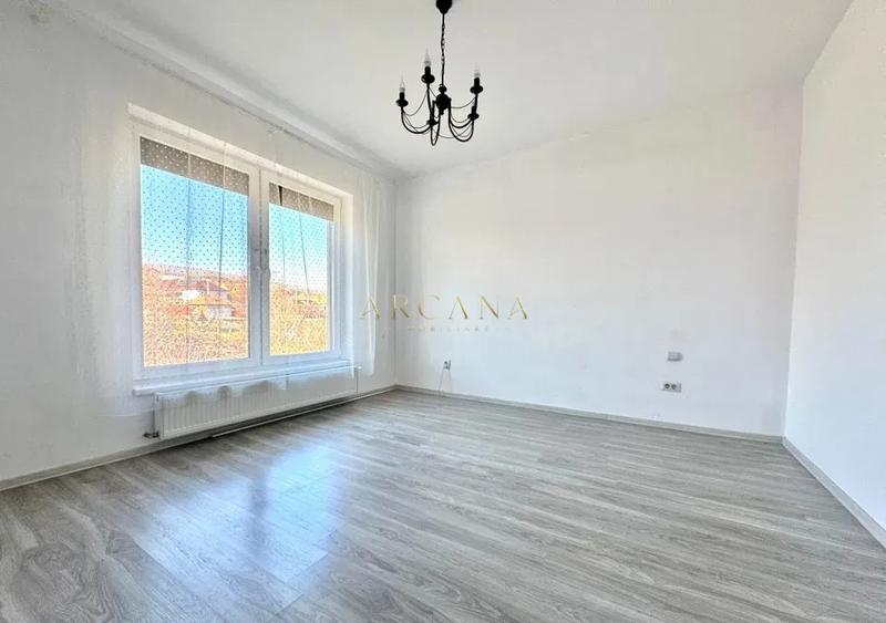 Apartament cu 4 camere semidecomandat în Iris