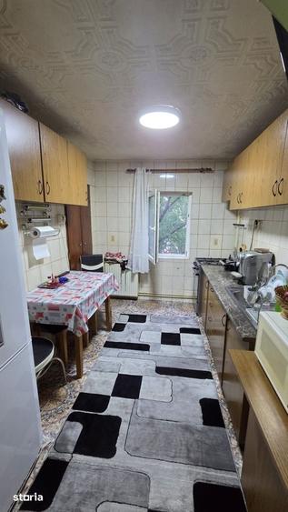 Apartament 3 camere in Micro 16 - 2
