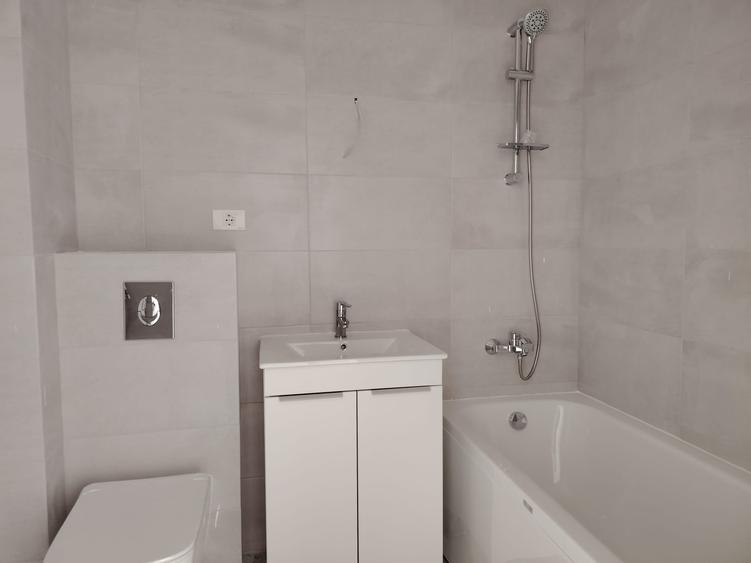 Apartament cu 3 camere nedecomandat în Central