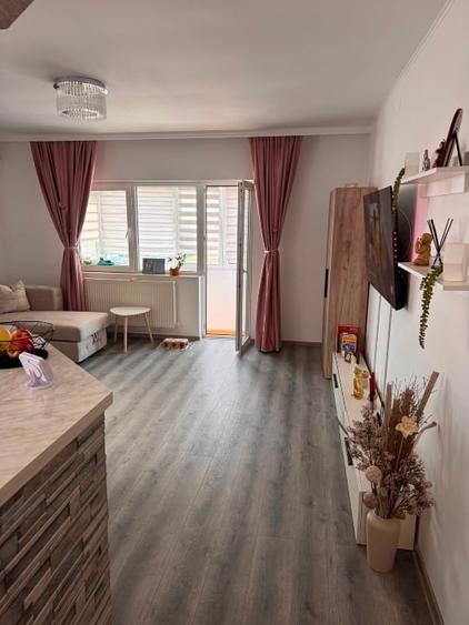 Apartament cu 2 camere decomandat, mobilat în Cumpăna