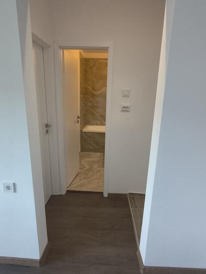 Apartament cu 2 camere semidecomandat în Girocului