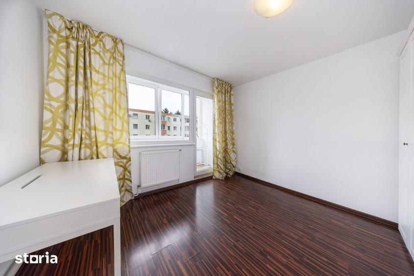 Apartament cu 3 camere semidecomandat, mobilat în Central