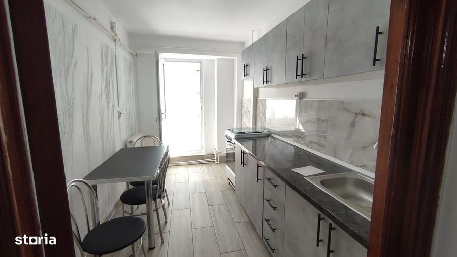 Apartament cu 2 camere decomandat în Micro 20