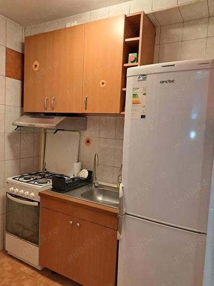 Garsonieră decomandată în Titan