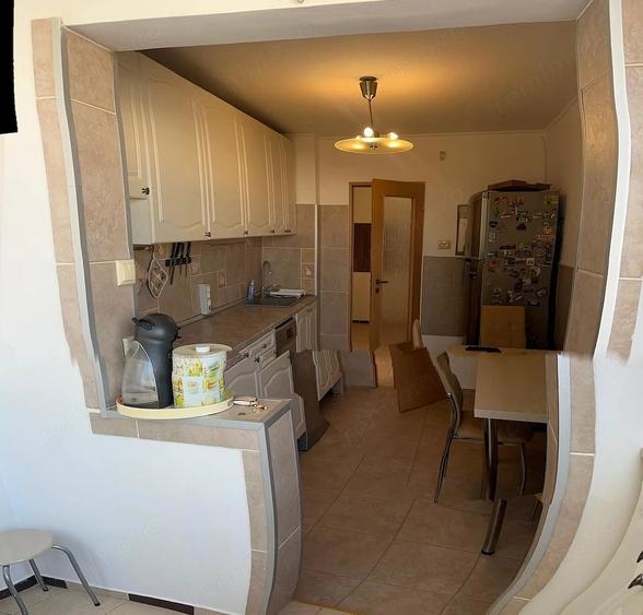 Apartament cu 4 camere decomandat în Berceni