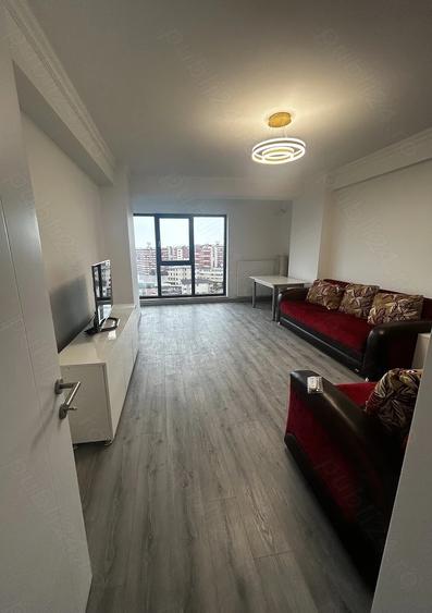Apartament cu 3 camere decomandat, mobilat în Energia