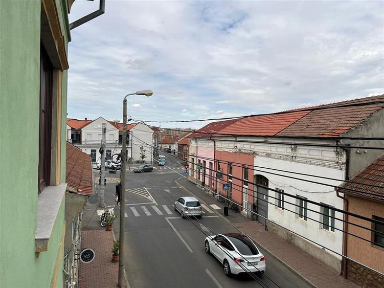 RECO- Apartament ultracentral, la casa- 2 camere - 11
