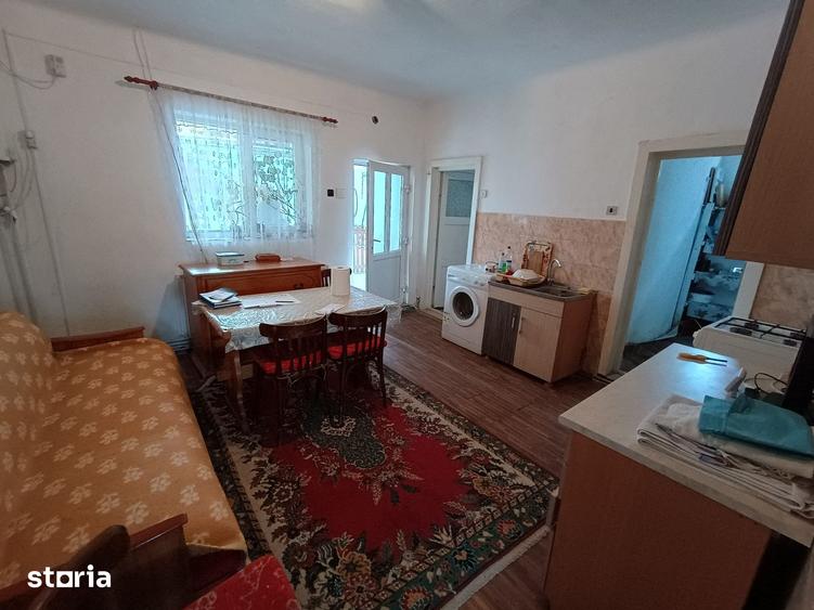 Casă cu 2 camere cu Teren 580 Mp în Central