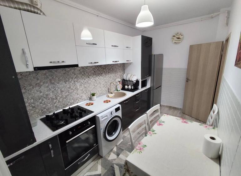Apartament cu 2 camere decomandat în Drumul Taberei