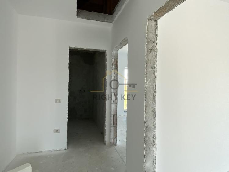 Casă individuală cu 4 camere cu Canalizare în Domnești