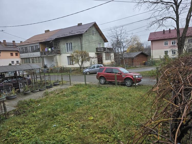 Garsonieră decomandată în Săvinești