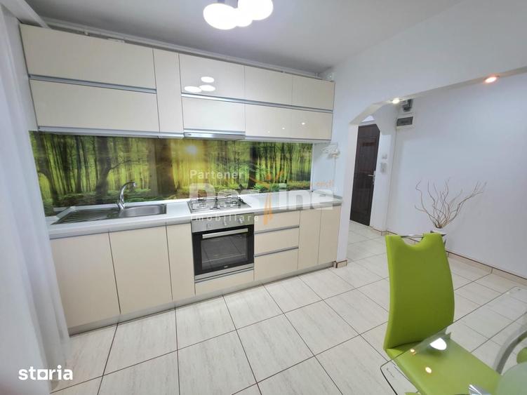 Apartament cu 3 camere semidecomandat în Militari