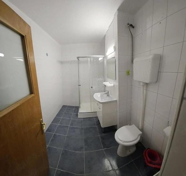 Apartament cu 2 camere decomandat în Titulescu