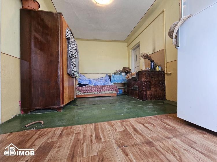 Casă cu 3 camere cu Canalizare în Teiș
