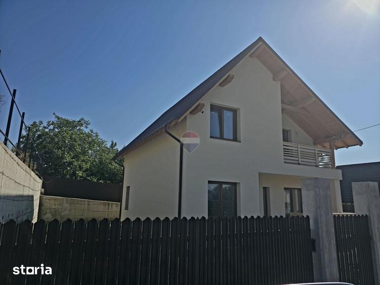 Casă cu 4 camere cu Teren 550 Mp în Calea Romanului