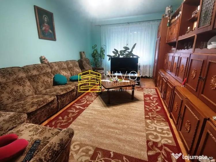 Apartament cu 4 camere decomandat în Sângeorgiu de Mureș