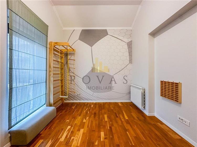 Duplex cu 5 camere cu Canalizare în Vest