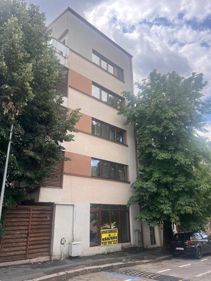 Penthouse cu 4 camere în Chitila