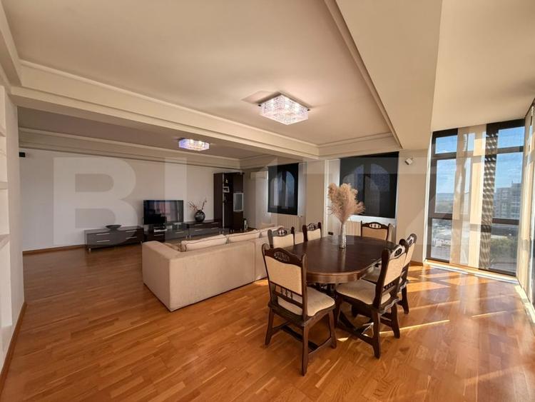 Apartament cu 4 camere decomandat, mobilat în 1 Mai