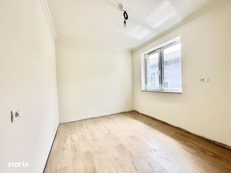 Apartament cu 3 camere decomandat în Neptun