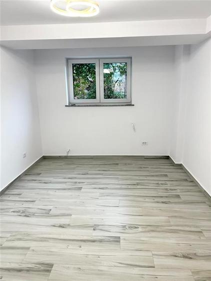 Apartament cu 3 camere decomandat în Hipodrom 4