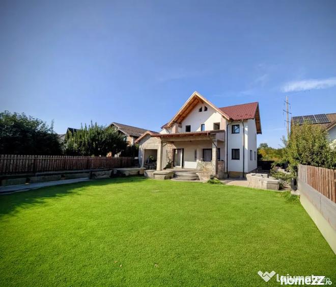 Casă cu 4 camere cu Teren 500 Mp în Gherăiești