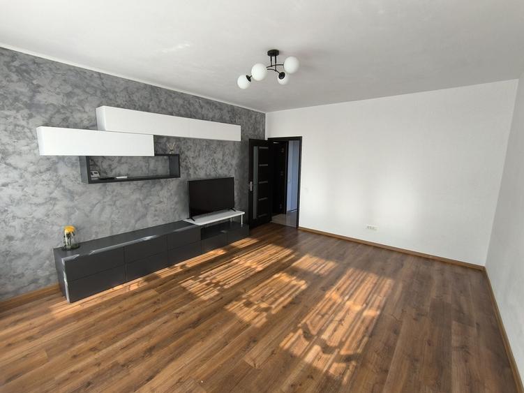 Apartament cu 2 camere decomandat în Roșu
