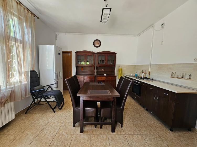 Casă individuală cu 4 camere cu Teren 400 Mp în Gara