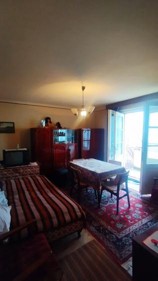 Apartament cu 2 camere decomandat în Calea Moroieni