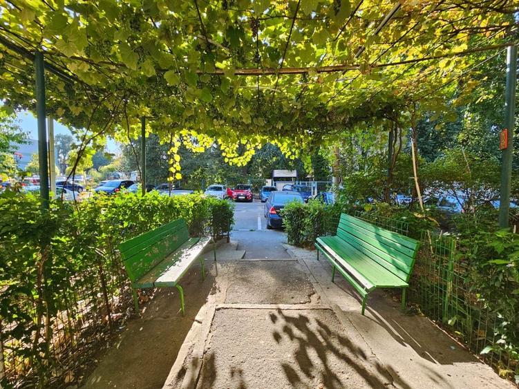 Apartament cu 3 camere semidecomandat, mobilat în ICIL