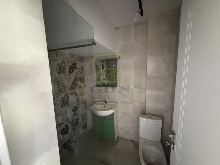 Casă cu 3 camere cu Teren 230 Mp în Leamna de Jos