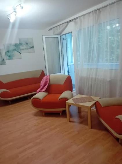 Apartament cu 3 camere în Berceni