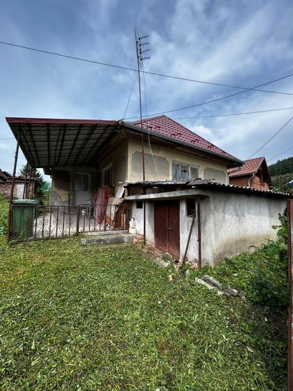 Casă individuală cu 2 camere cu Teren 1300 Mp în Mirșid