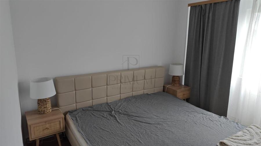 Apartament cu 3 camere decomandat în Lipovei