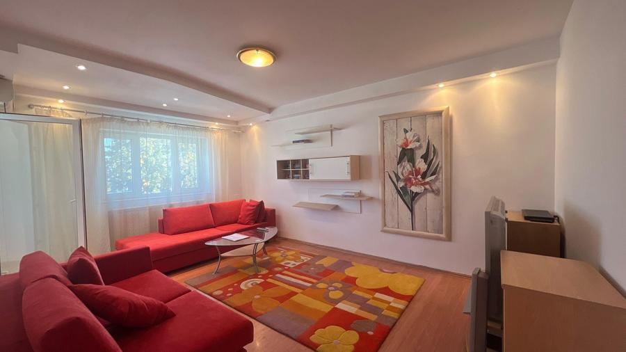 Apartament cu 3 camere decomandat, mobilat în Băneasa
