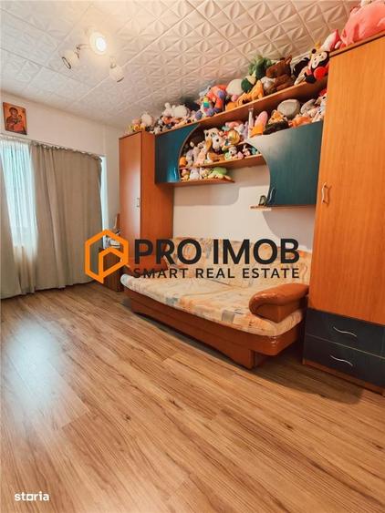 Apartament cu 3 camere decomandat în Lacu