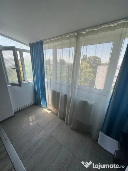 Apartament cu 3 camere decomandat în Tomis II