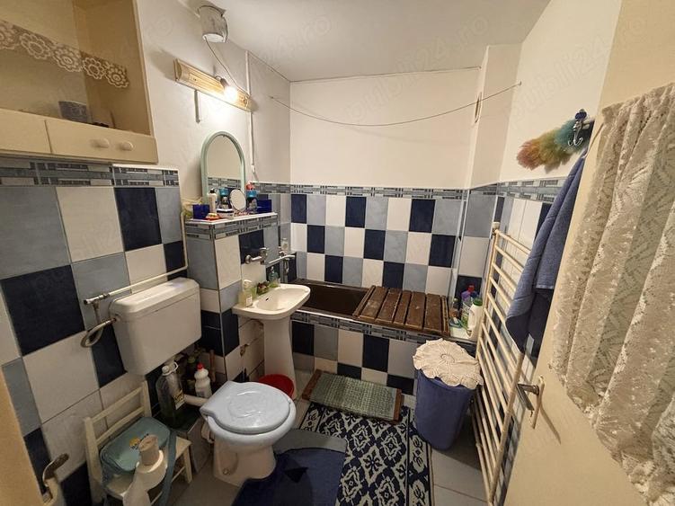 Apartament cu 2 camere nedecomandat, mobilat în Simeria