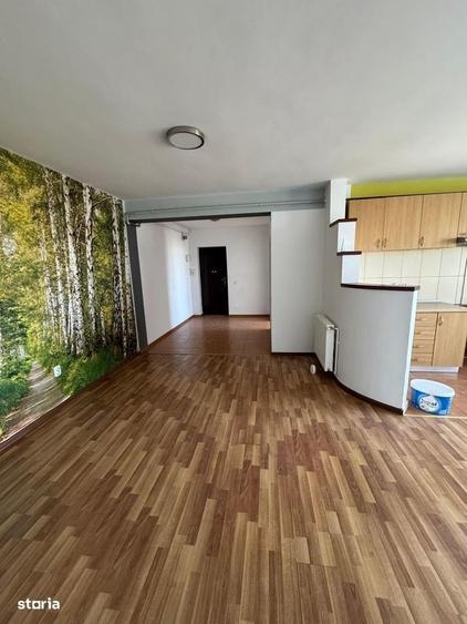 Apartament cu 3 camere decomandat în Traian