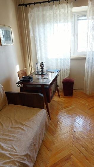Apartament cu 3 camere decomandat, mobilat în Central