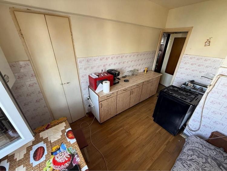 Apartament cu 2 camere semidecomandat în Soarelui