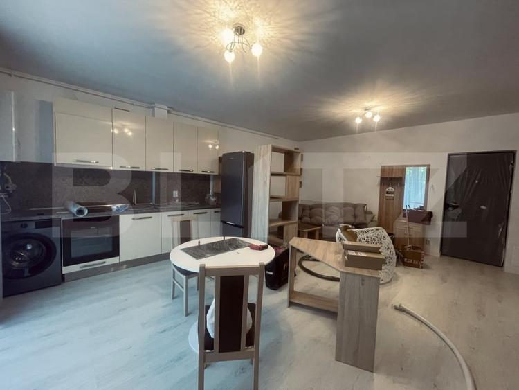 Apartament cu 2 camere semidecomandat, mobilat în Florești