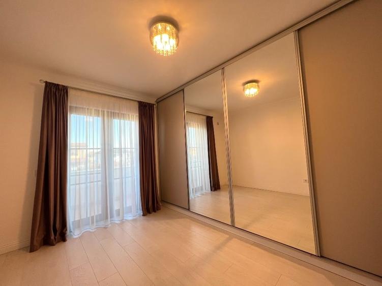 Duplex cu 5 camere cu Canalizare în Dumbrăvița