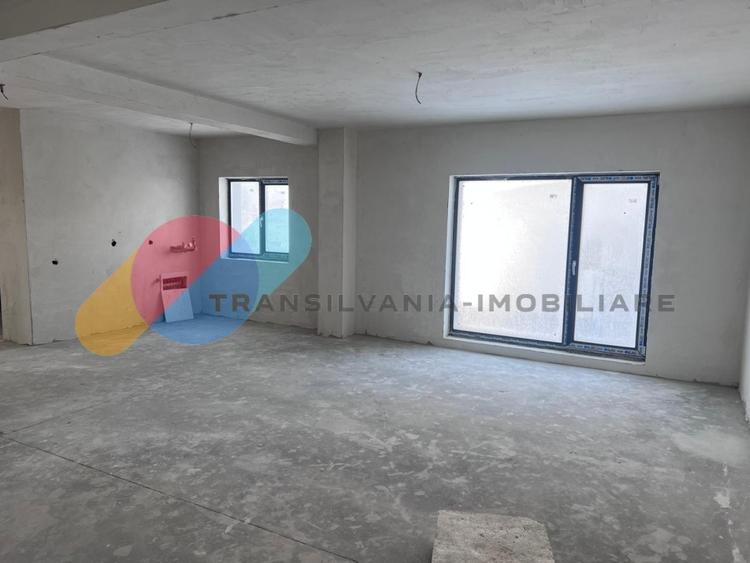 Casă individuală cu 4 camere cu Canalizare în Sânnicoară