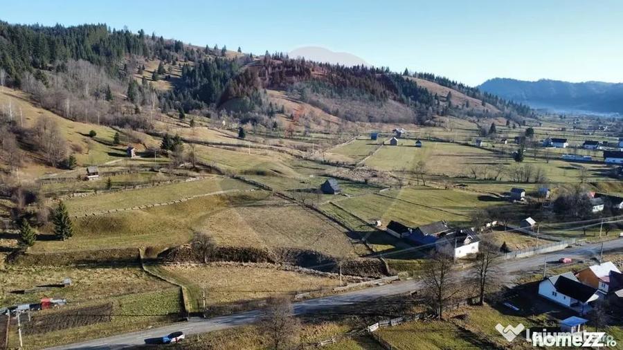 Teren de 5282 mp, în Vatra Moldoviței