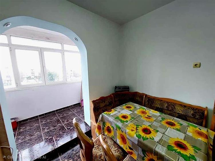 Apartament cu 3 camere decomandat, mobilat în Dorobanți