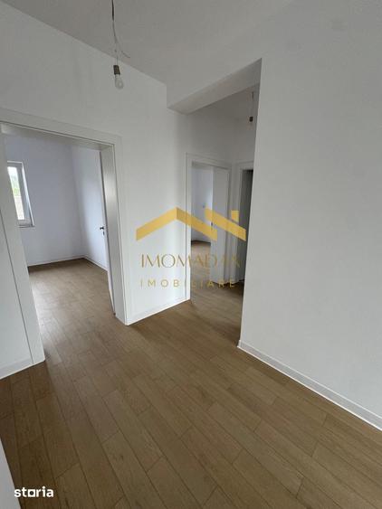 Casă cu 4 camere cu Teren 400 Mp în Sânmihaiu Român
